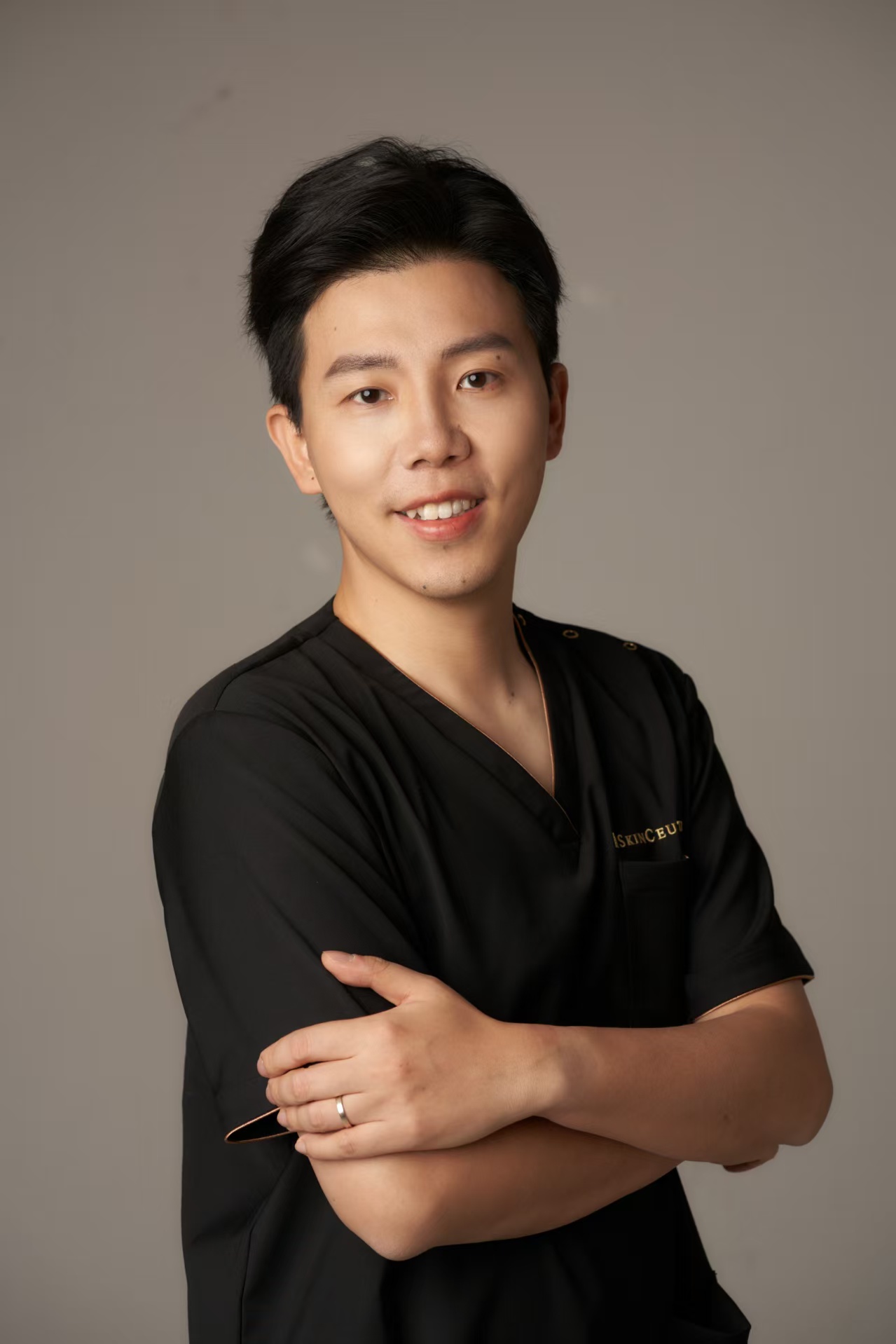 袁伟畅医生形象照